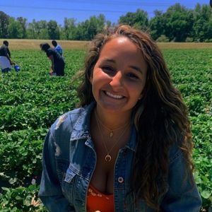 Meet your Posher, Yasmina